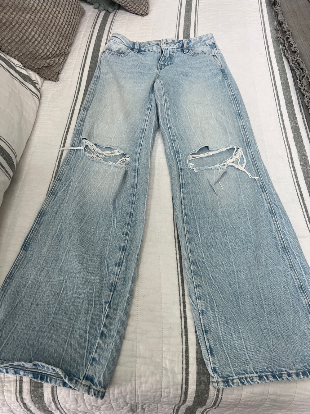 PacSun Women's Light Wash Flared Wide-Leg Jeans